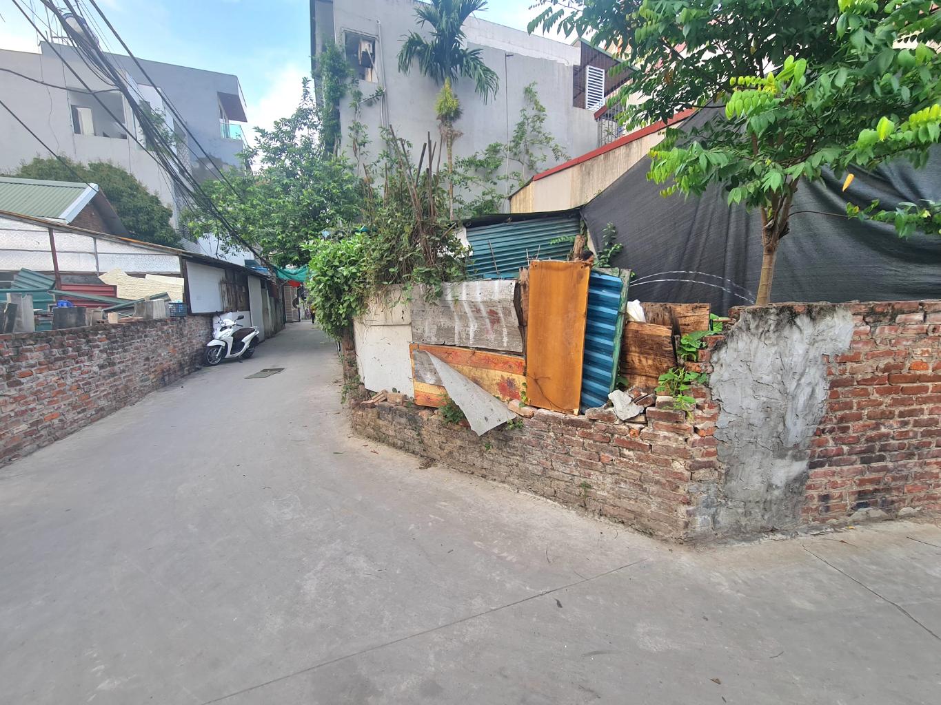 BÁN MẢNH ĐẤT LÔ GÓC DT 46.4m (Thực Tế 57m)  MT 5m Giá 4ty700